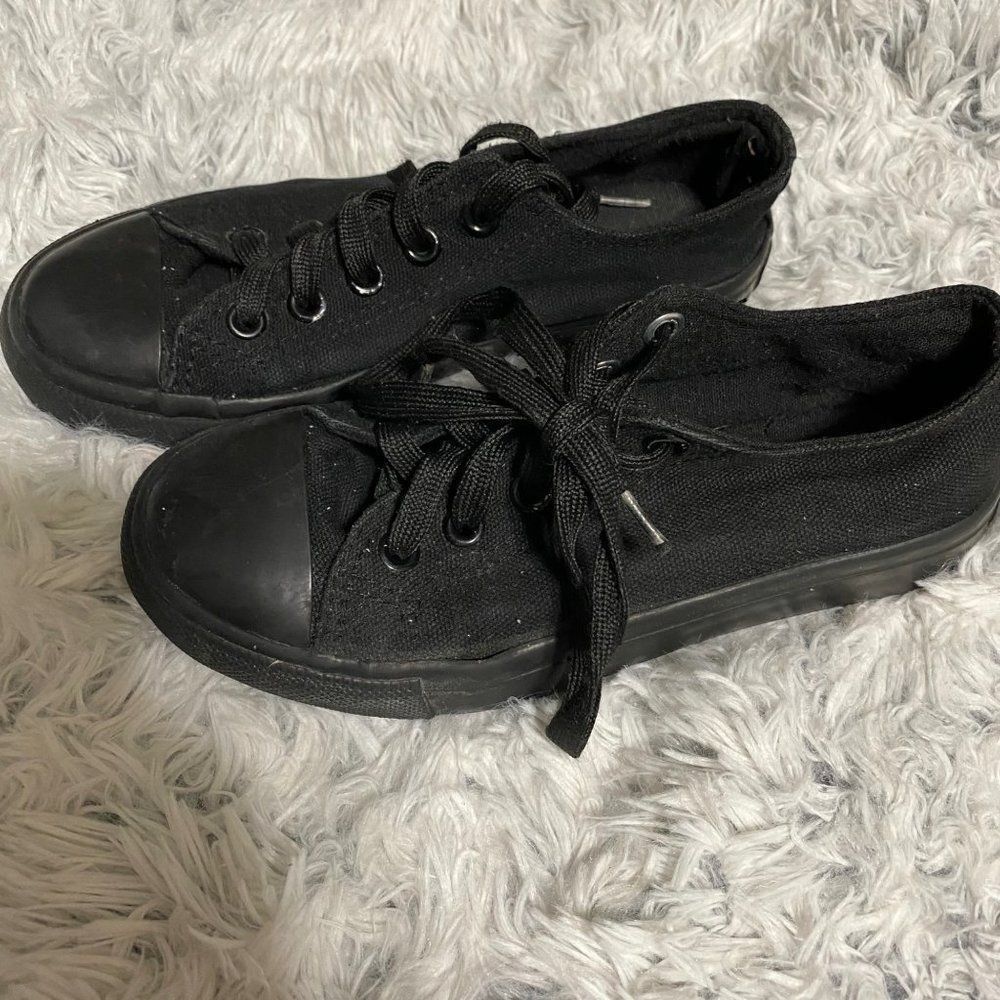 Compass Sports shoes black low top